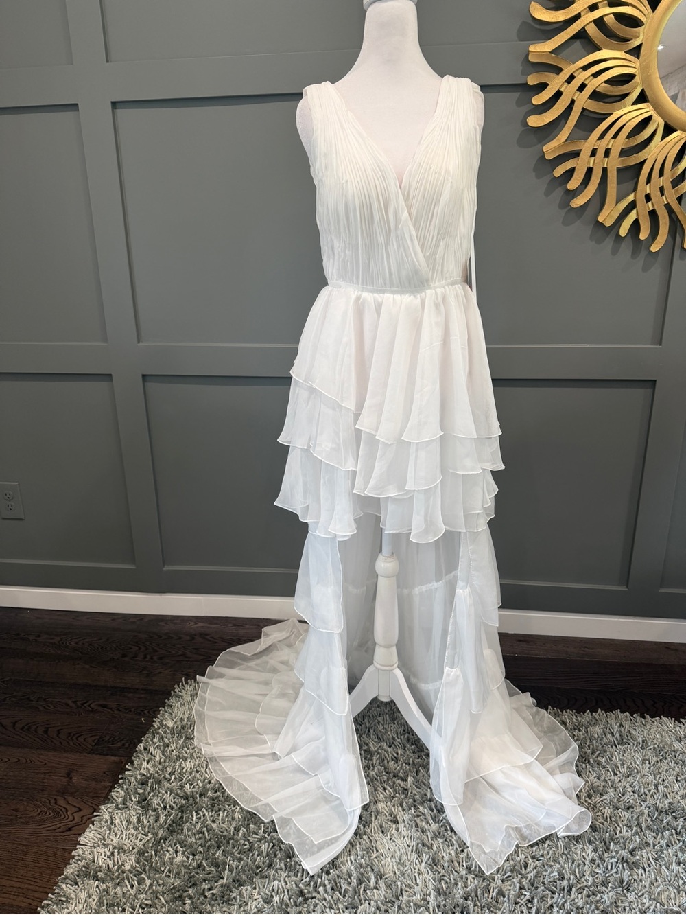 NWT Mac Duggal Deep V-neck Ruffled Maxi 55320 White Gown Size 8 - Picture 4 of 12